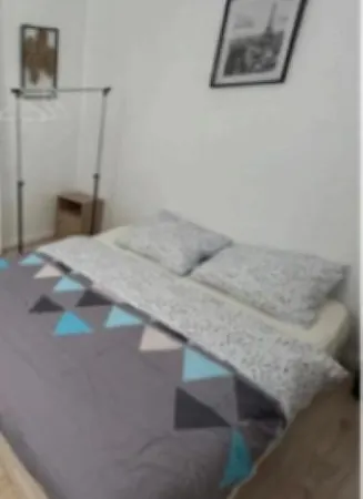 Privee Dans Un Partage A Sejour Courte Duree شقة